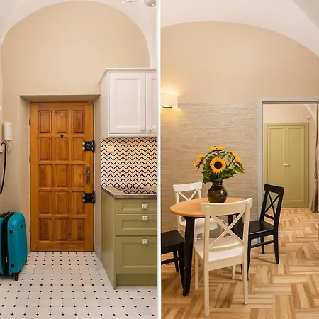 Rent Like - Krakowskie Przedmiescie 12 * Warschau