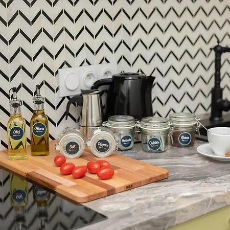 Rent Like - Krakowskie Przedmiescie 12 *